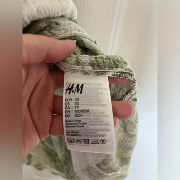 H&M long flowy dress - Picture 4 of 5